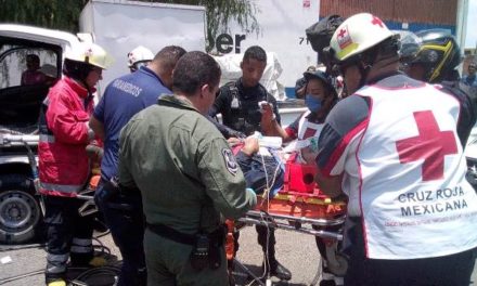 ¡Lesionado en carambola fue llevado al hospital en el helicóptero Halcón 1 en Aguascalientes!