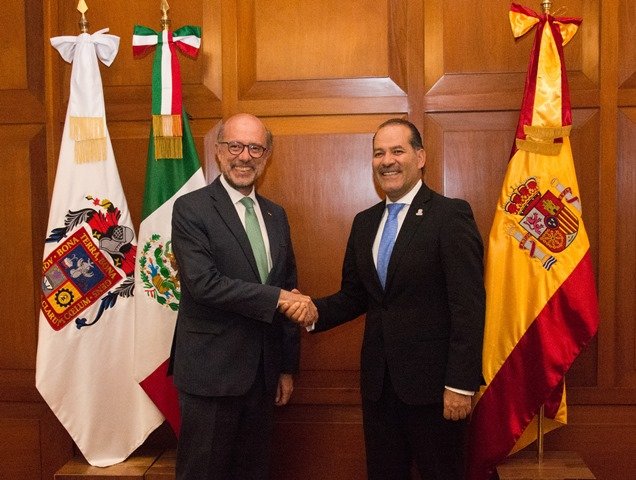 ¡Reconoce embajador de España en México solidez económica y educativa en Aguascalientes!
