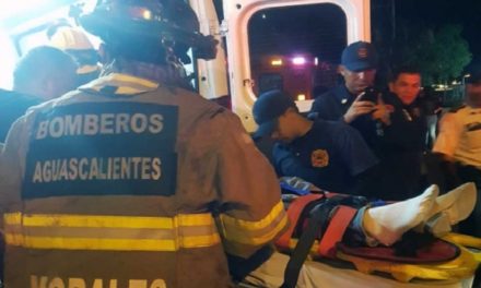 ¡Motociclista murió tras chocar contra una camioneta que se le atravesó en Aguascalientes!