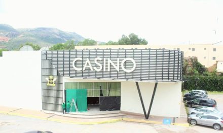 ¡Balearon fachada del Casino Marbella en Guadalupe!