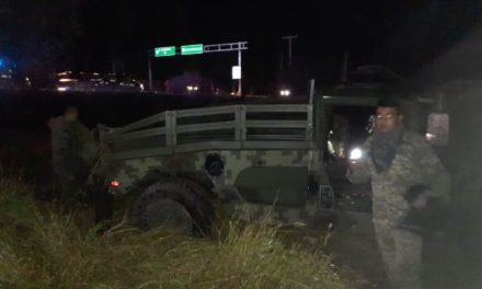 ¡8 soldados lesionados tras volcadura de un camión militar en Aguascalientes!