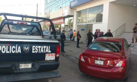 ¡Pistolero asaltó a un cuentahabiente de la tercera edad en Aguascalientes y le robó $8 mil!