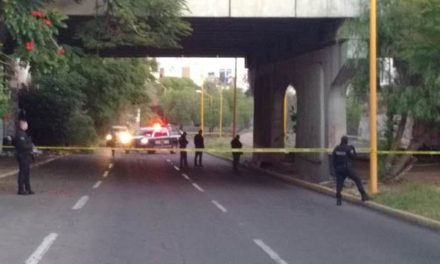 ¡Hallaron a un hombre asesinado a puñaladas debajo de un puente en Aguascalientes!