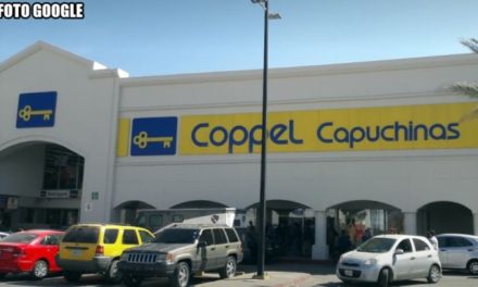 ¡Delincuentes asaltaron la tienda Coppel en Plaza Capuchinas en Lagos de Moreno!