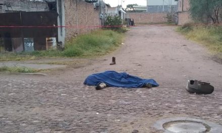 ¡Motociclista murió embestido por un auto “fantasma” en Lagos de Moreno!