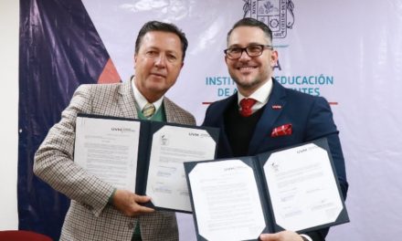 ¡Firma IEA convenio de colaboración con UVM a favor de capacitación docente!