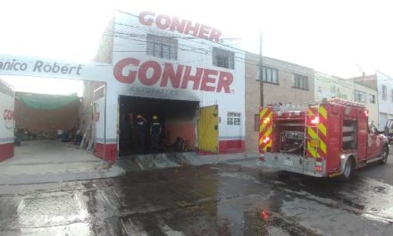 ¡Delincuente incendió casa y taller mecánico de sus padres en Aguascalientes!