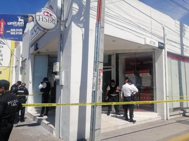 ¡Hombre murió de un paro respiratorio dentro de un banco en Aguascalientes!