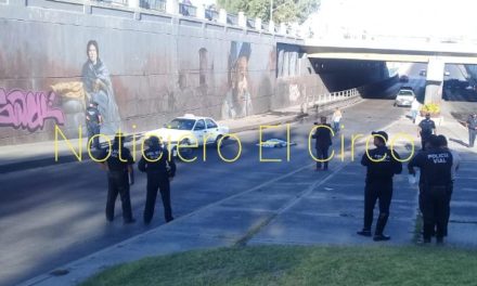 ¡Mujer motociclista murió impactada por un taxi en Aguascalientes!