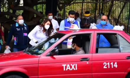 ¡Tere Jiménez continúa entregando apoyos a taxistas!