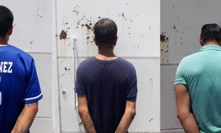 ¡Policías municipales de Aguascalientes detuvieron a tres sujetos con un kilo de marihuana!