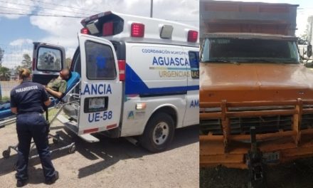 ¡Grave adolescente aplastado por una camioneta que reparaba junto con su papá en Aguascalientes!