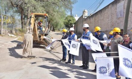 ¡Invierten en Jesús María 1.6mdp para pavimentar la calle Del Refugio en Corral de Barrancos!