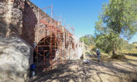 ¡Bajo criterios de conservación y con asesoría del INAH se lleva a cabo restauración del puente de San Ignacio!
