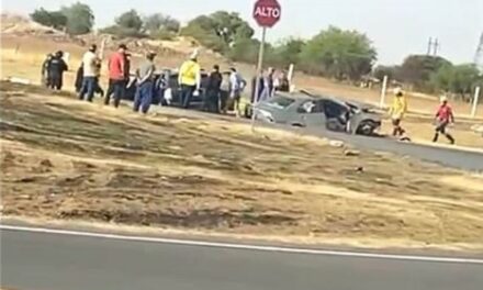 ¡Choque entre auto y camioneta en Enrique Estrada dejó a una mujer sin vida!