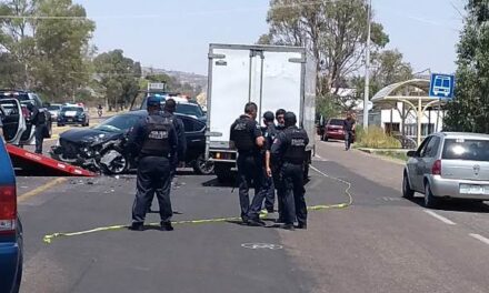 ¡Espectacular persecución en Aguascalientes dejó 1 detenido y 2 lesionados!