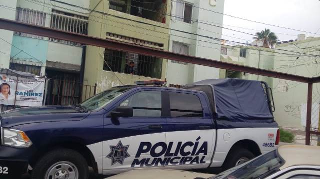 ¡Una mujer joven se quitó la vida ahorcándose en un departamento en Pilar Blanco en Aguascalientes!