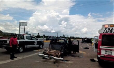 ¡1 mujer muerta y 5 lesionados dejó choque entre auto y camioneta en Luis Moya!