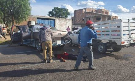 ¡Choque entre 2 camionetas en Aguascalientes dejó 10 heridos, algunos de Zacatecas!