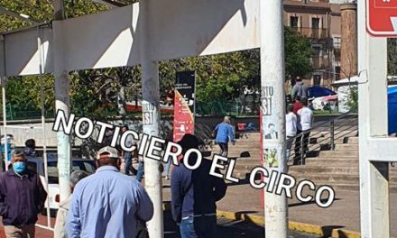¡Ejecutaron a un hombre y una mujer que platicaban en la Plaza Bicentenario en Zacatecas!