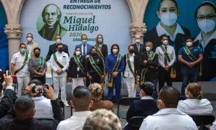 ¡Condecoran con máxima presea Miguel Hidalgo a hombres y mujeres por su valentía y entrega durante la pandemia!