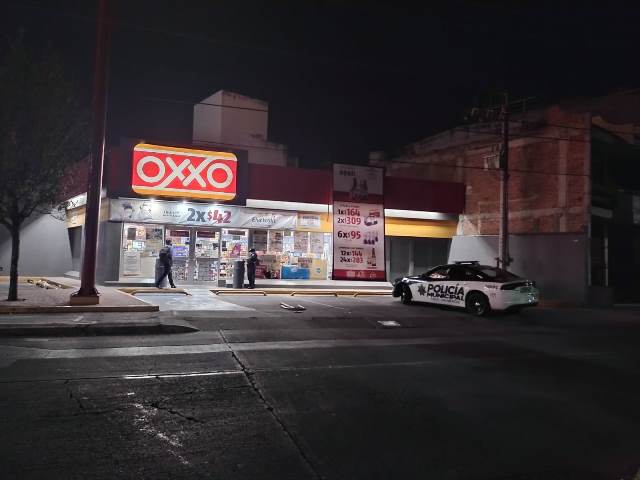 ¡Delincuente asaltó otra vez una tienda OXXO en Aguascalientes y se llevó $4 mil en efectivo!