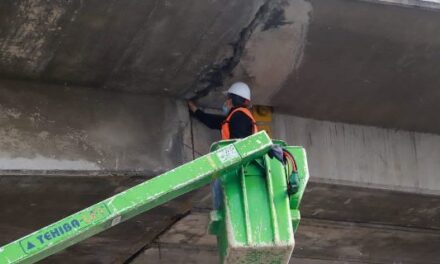 ¡Obras Públicas Municipales revisa estructura del puente de segundo anillo en la colonia México!