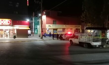 ¡Afuera de un OXXO ejecutaron a un motociclista en Zacatecas!