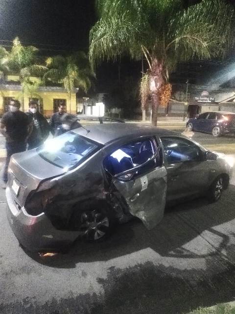 ¡1 muerto tras fuerte choque entre 2 automóviles en Aguascalientes!