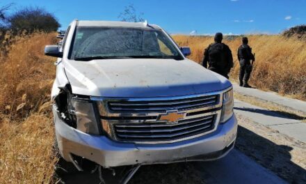 ¡SSE aseguró dos vehículos robados y armas tras agresión a policías del Estado en Cañadas de Obregón!