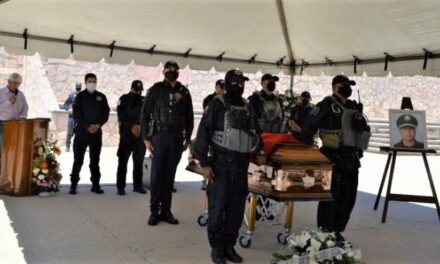 ¡Rindieron homenaje a uno de los tres policías estatales ejecutados en Zacatecas!