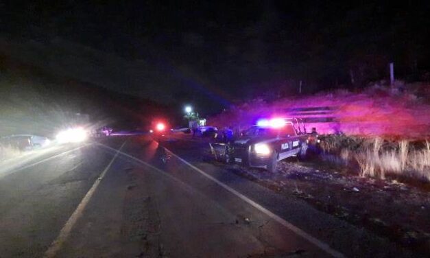 ¡1 muerto y 4 lesionados tras volcadura de automóvil en Aguascalientes!