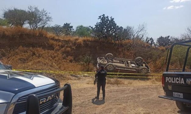 ¡Hombre murió tras volcadura de camioneta en Aguascalientes!