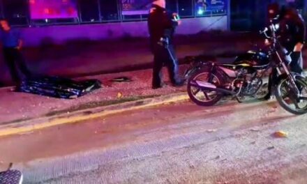 ¡1 muerto y 1 lesionado tras caída de motocicleta en Aguascalientes!
