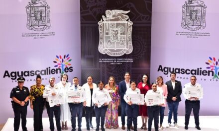 ¡Regidores de Aguascalientes premian labor y compromiso de policías municipales!