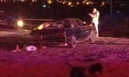 ¡1 muerto y 7 lesionados tras choque entre camioneta y auto en Aguascalientes!