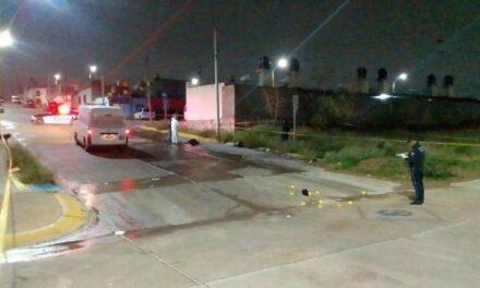 ¡A balazos ejecutaron a un hombre en la vía pública en Aguascalientes!