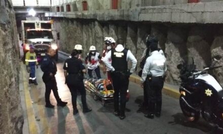¡Hombre intentó matarse arrojándose de un puente vehicular en Aguascalientes!