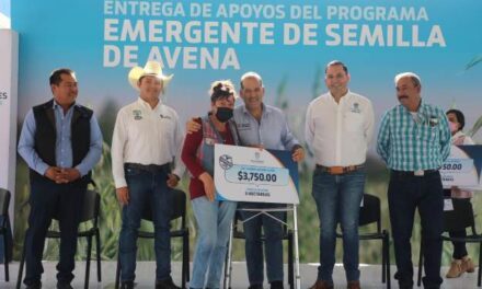 ¡Entrega Martín Orozco apoyos de programa emergente de semilla de avena a productores del Estado!