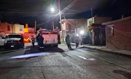 ¡Una mujer y tres menores sufrieron quemaduras graves tras incendio en su casa en Guadalupe!