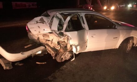¡Choque entre camioneta y automóvil dejó 1 muerta y 4 lesionados en Aguascalientes!